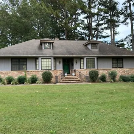Ms. Charline'S 2 Bdrm 3 Bath Home Close To Utm